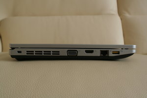 Lenovo ThinkPad Edge 13: Levá strana